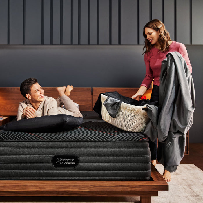 Beautyrest Black® Hybrid Cal King / Deluxe CX-Class / Plush