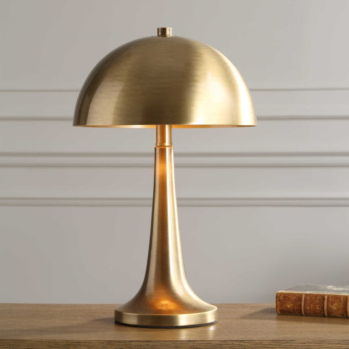 DAME TABLE LAMP