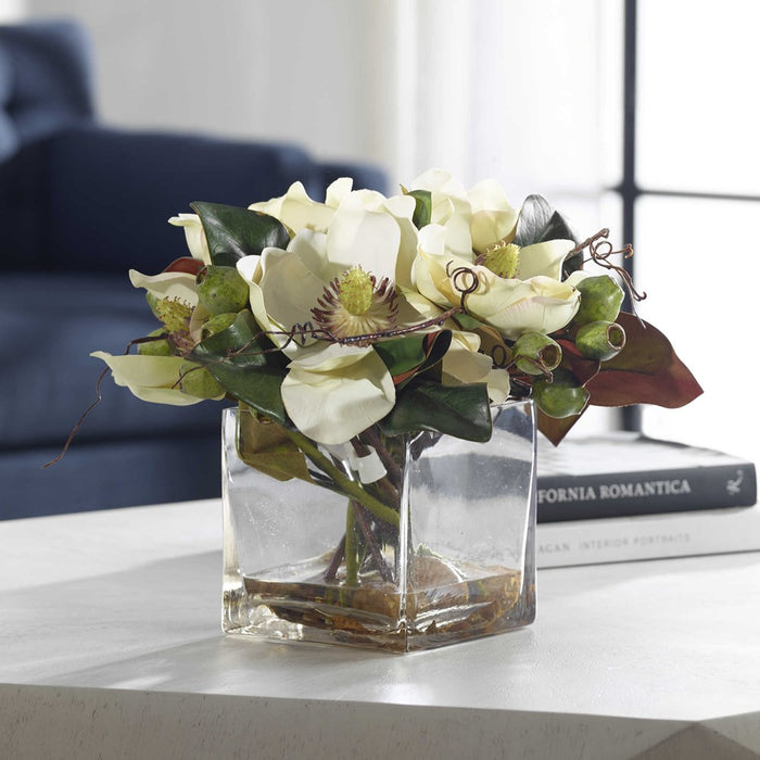 DOBBINS MAGNOLIA BOUQUET