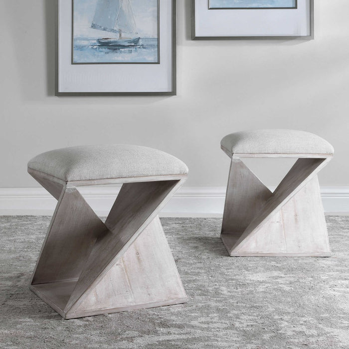 BENUE ACCENT STOOL