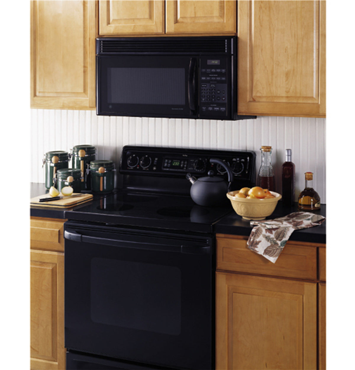 Ge Spacemaker Xl® Over The Range Microwave Oven — Abe Krasne Home Furnishings 0466